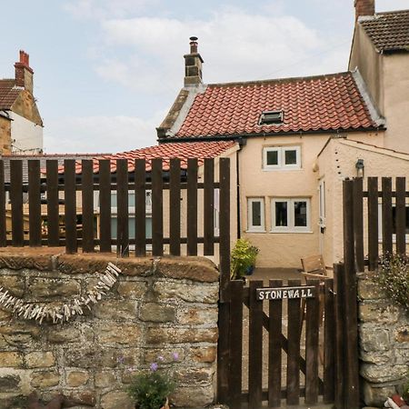 Stonewall Whitby Luaran gambar
