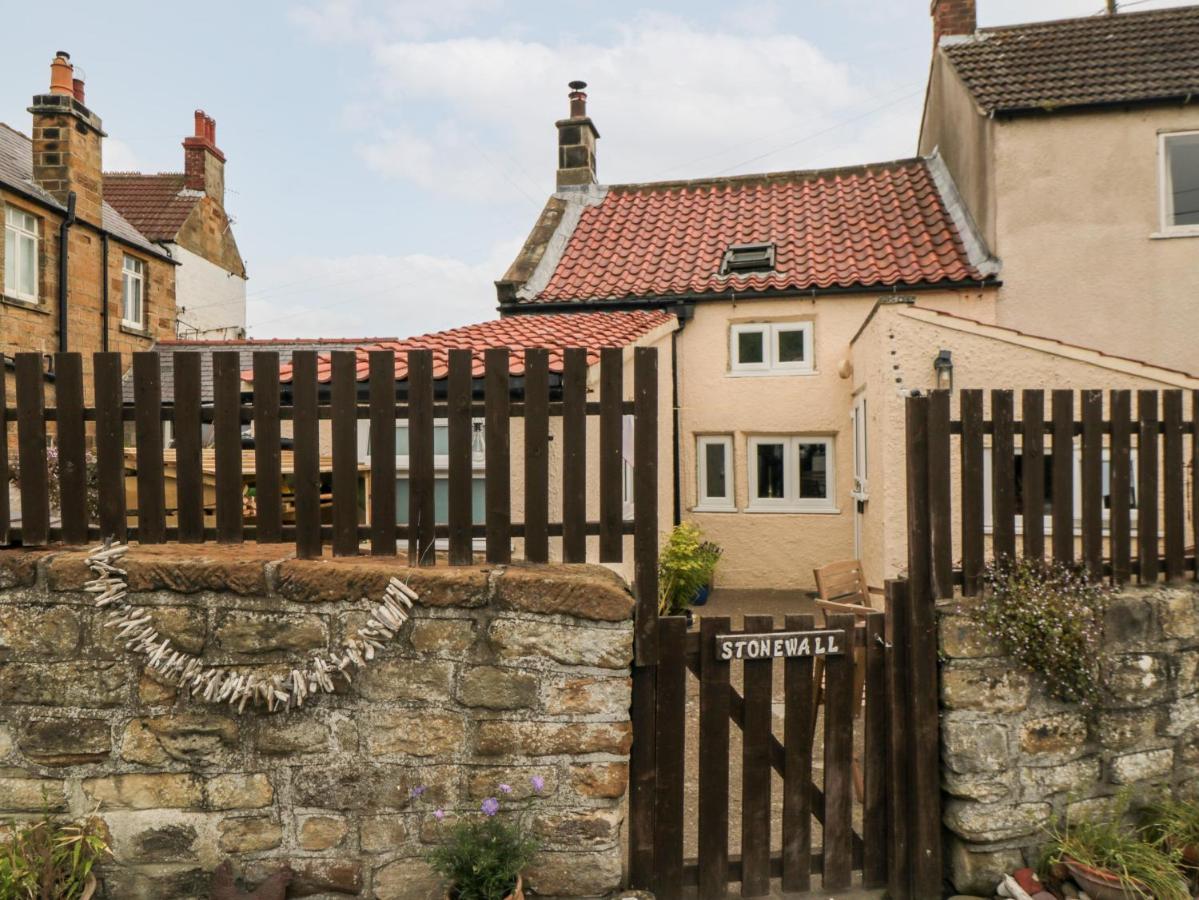 Stonewall Whitby Luaran gambar